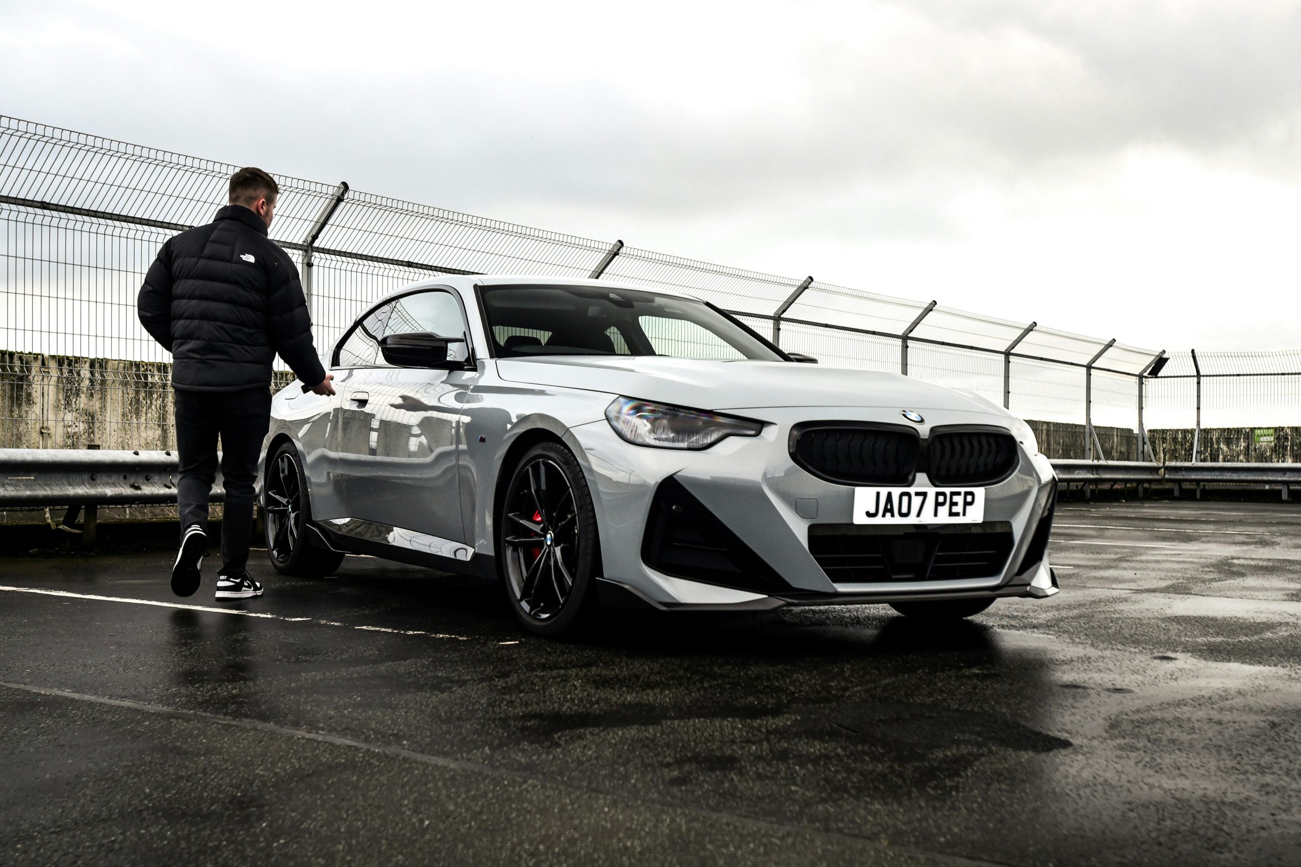 Pros and Cons of Buying vs Leasing a Car