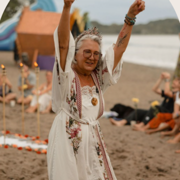 Friendsgiving: Letting Go to Make Space as the Holidays Approach