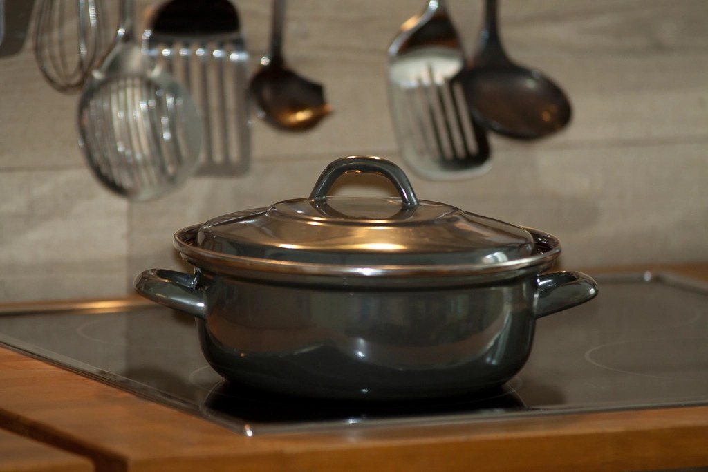 Free pot electric stove kitchen